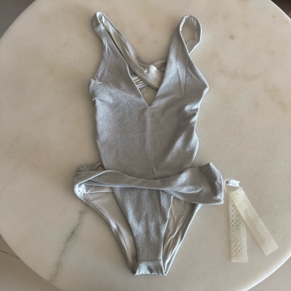 NWT Devon Windsor Cora One Piece - Picture 4 of 7